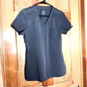 Pewter gray size XS short sleeve scrub top Med Couture